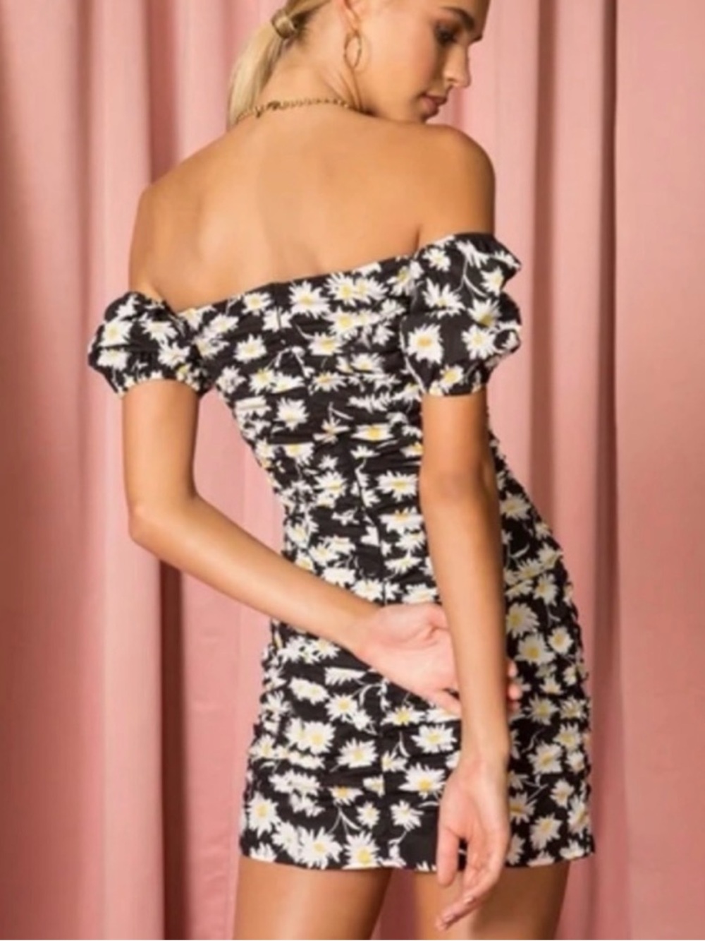 Superdown Off-Shoulder Black Daisy Print Mini Dress - Picture 3 of 7